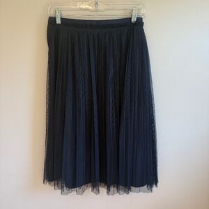 Banana Republic Tulle Pleated Navy Skirt, size 6P